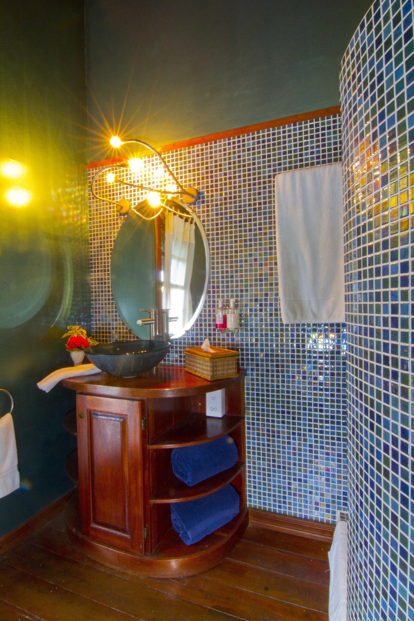 Le Phare Bleu Boutique Hotel And Marina St. George's Экстерьер фото