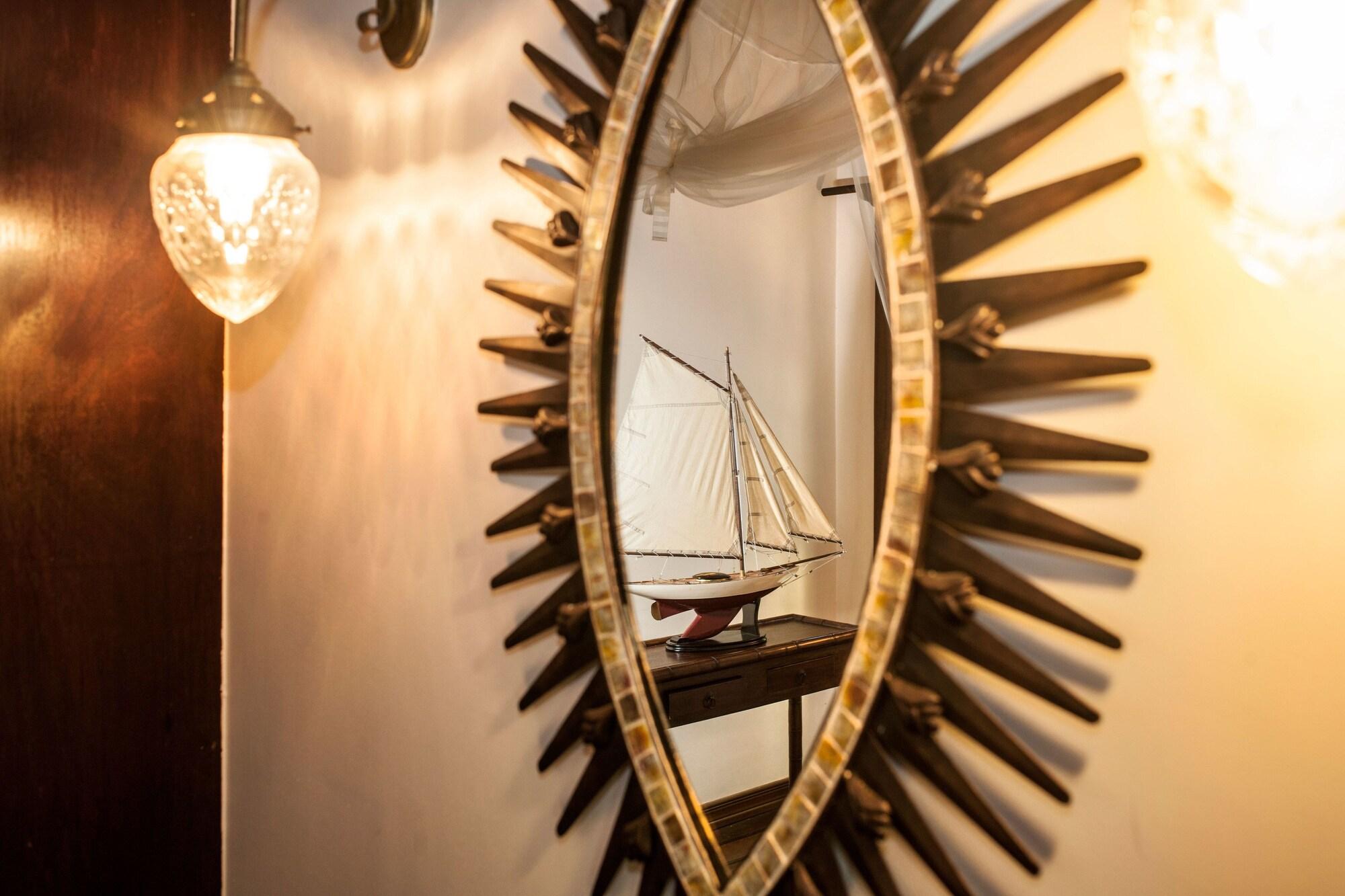 Le Phare Bleu Boutique Hotel And Marina St. George's Экстерьер фото
