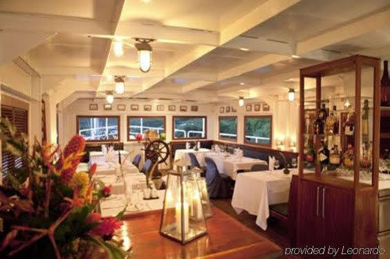 Le Phare Bleu Boutique Hotel And Marina St. George's Ресторан фото