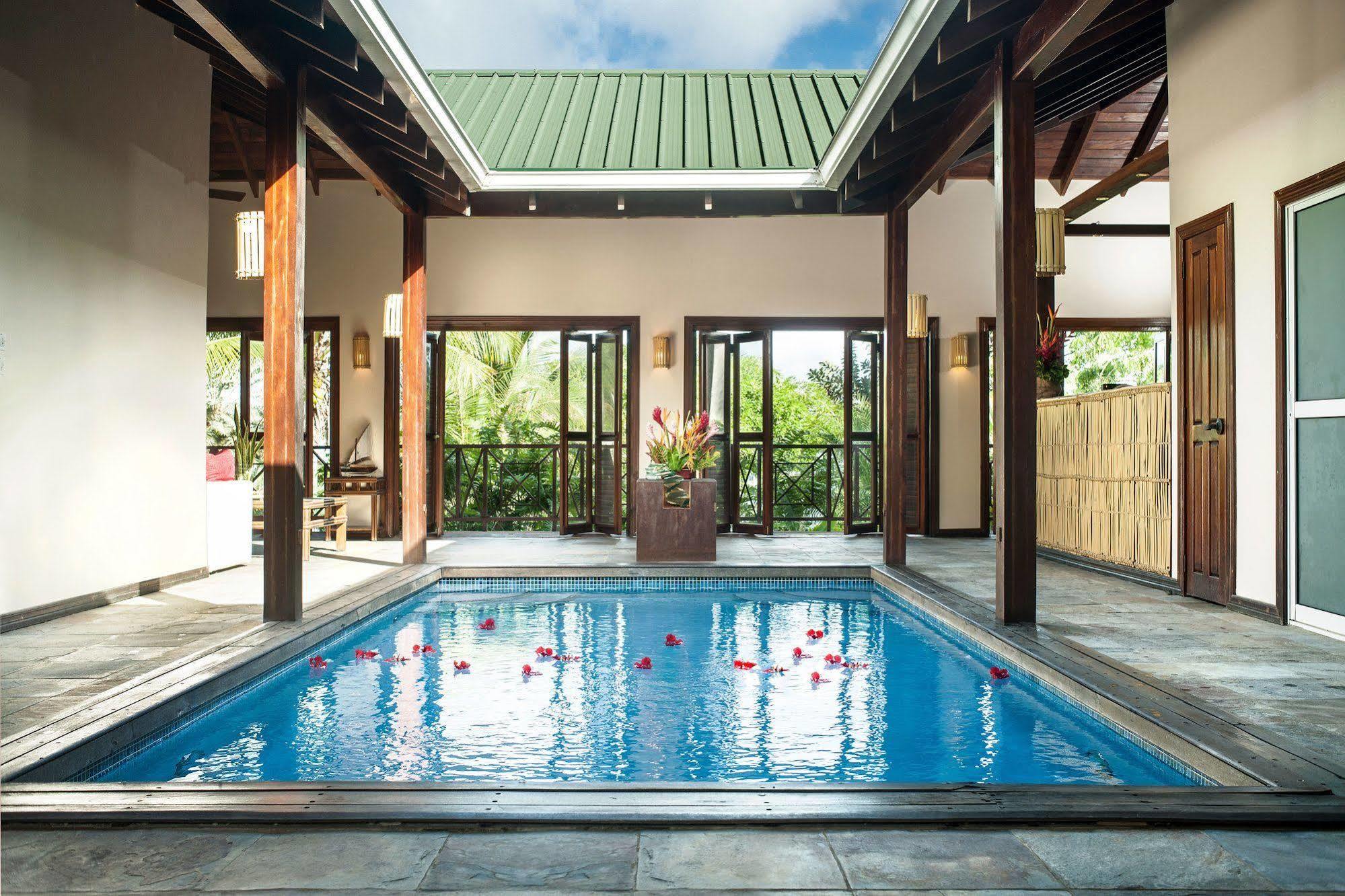 Le Phare Bleu Boutique Hotel And Marina St. George's Экстерьер фото
